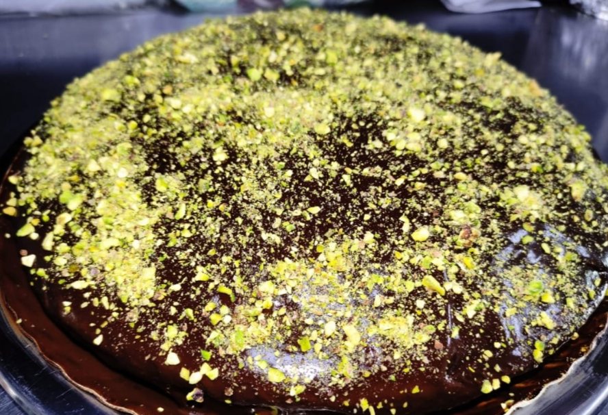 Tarta de chocolate con pistachos
